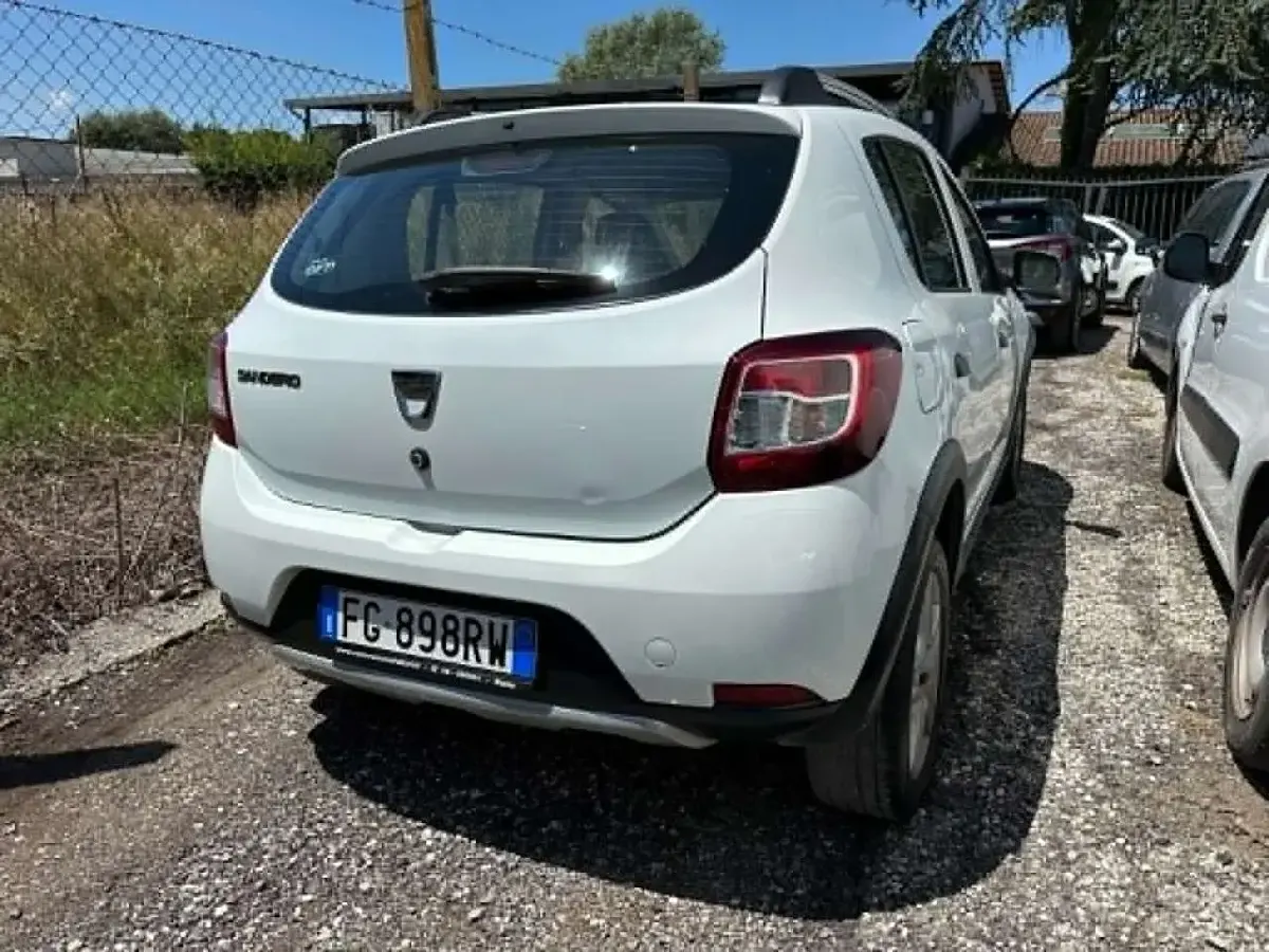 Usata Dacia Sandero Stepway 90 CV (66 kW) 2017 Bianco SUV