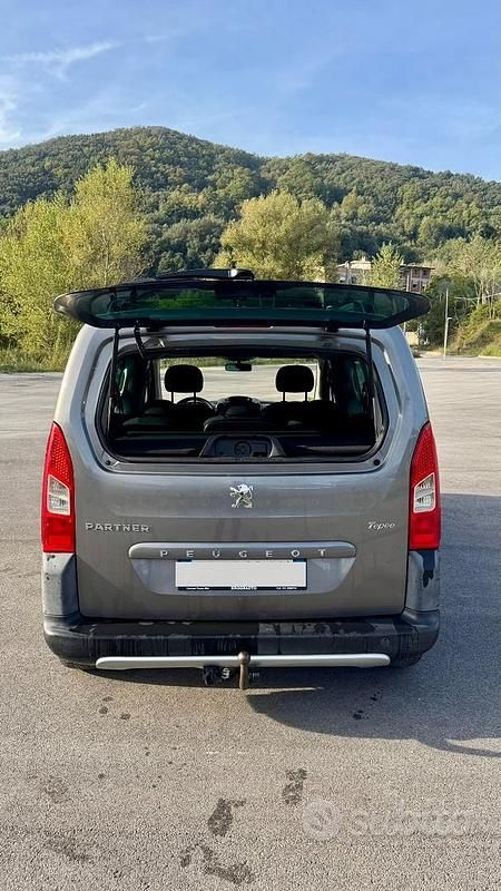 Usata Peugeot TePee Outdoor 110 CV (80 kW) 2010 Grigio Station wagon