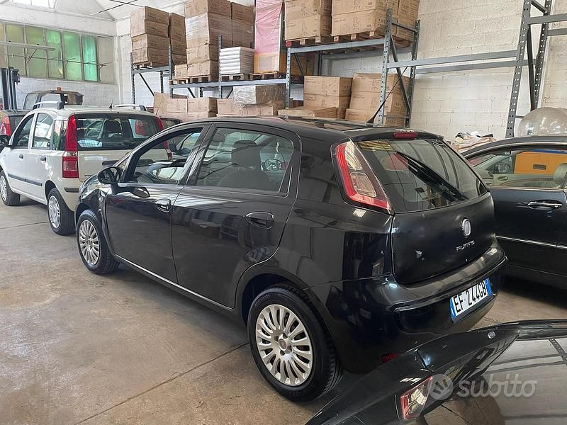 Usata Fiat Grande Punto 75 CV (55 kW) 2011 Nero Utilitaria