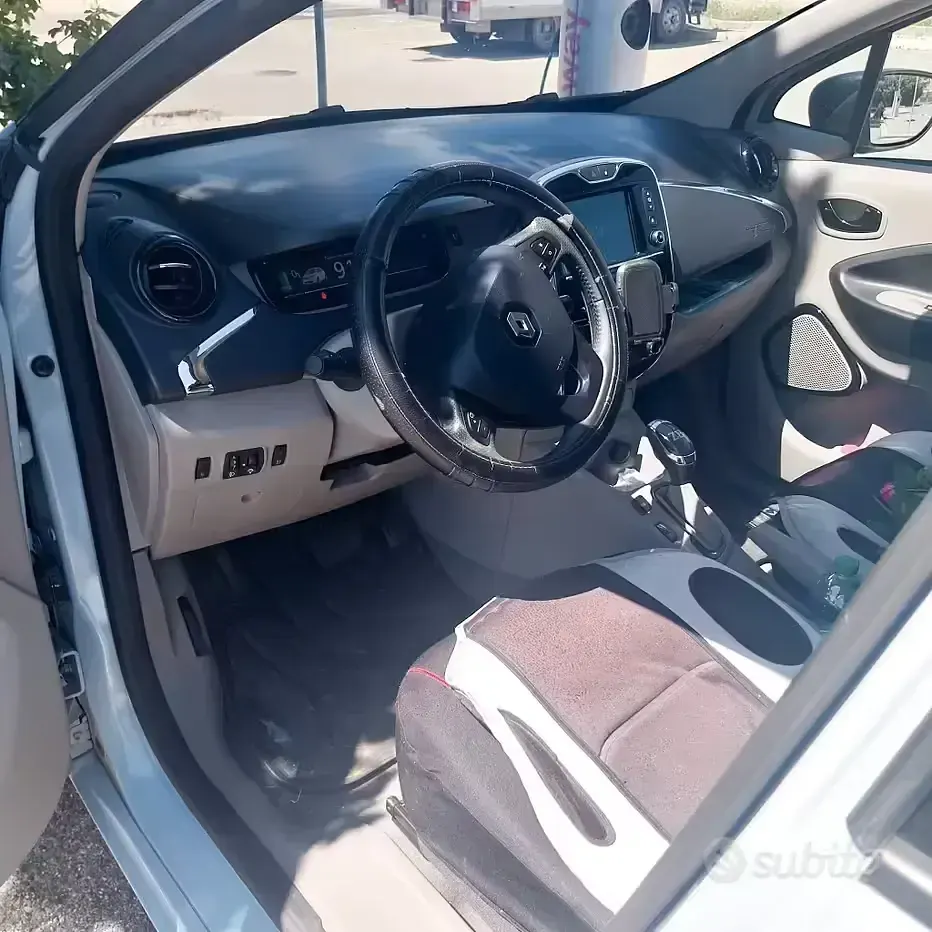 Usata Renault Zoe Intens 42 kW (58 CV) 2016 Utilitaria
