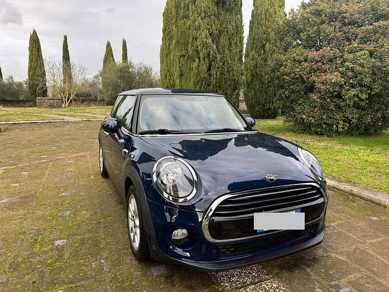 Usata Mini Cooper D 116 CV (85 kW) 2019 Blu/azzurro Utilitaria