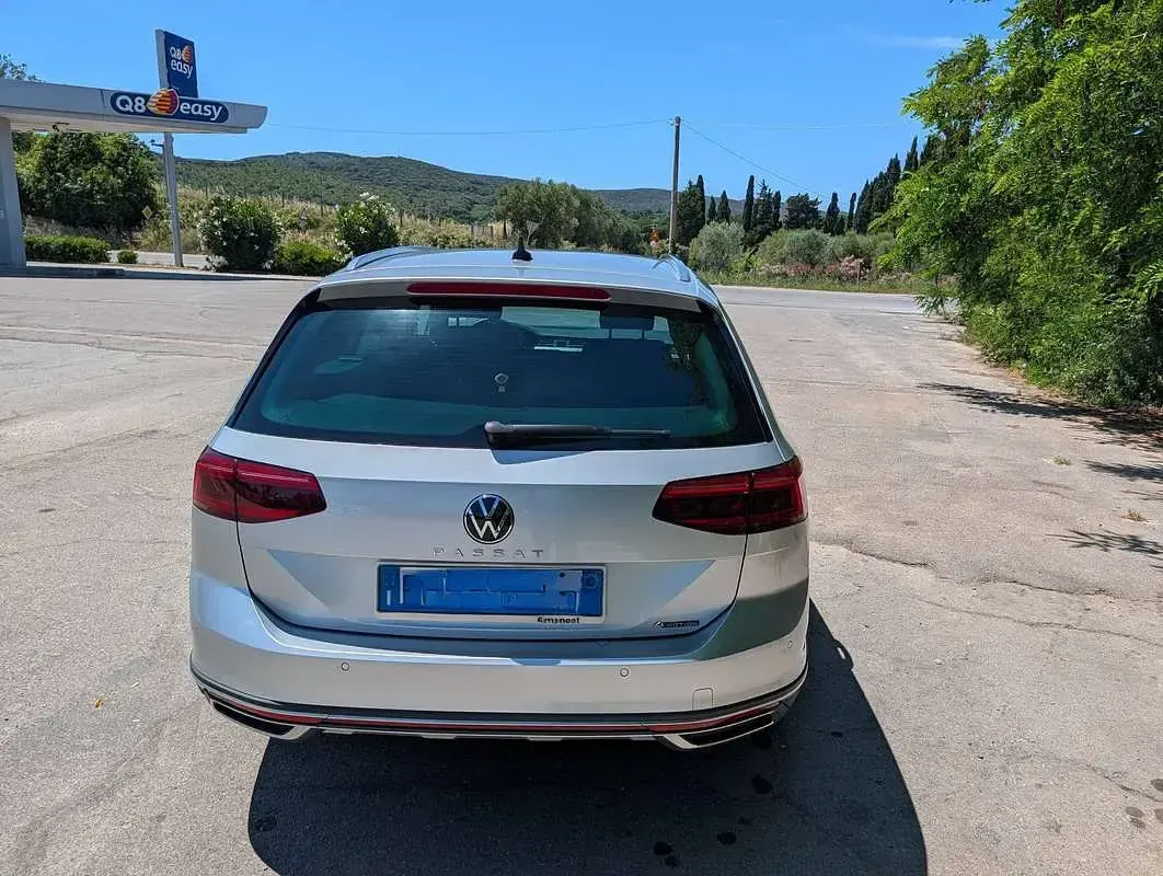 Usata VW Passat Alltrack 200 CV (147 kW) 2021 Argento Station wagon