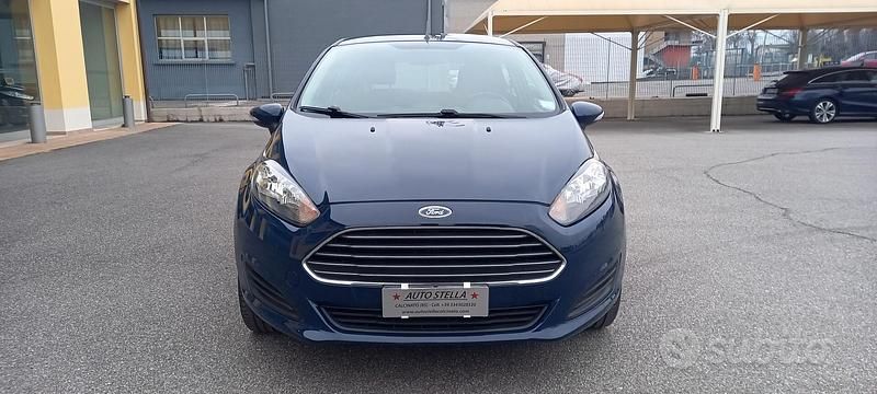 Usata Ford Fiesta Business Edition 80 CV (58 kW) 2015 Argento Utilitaria