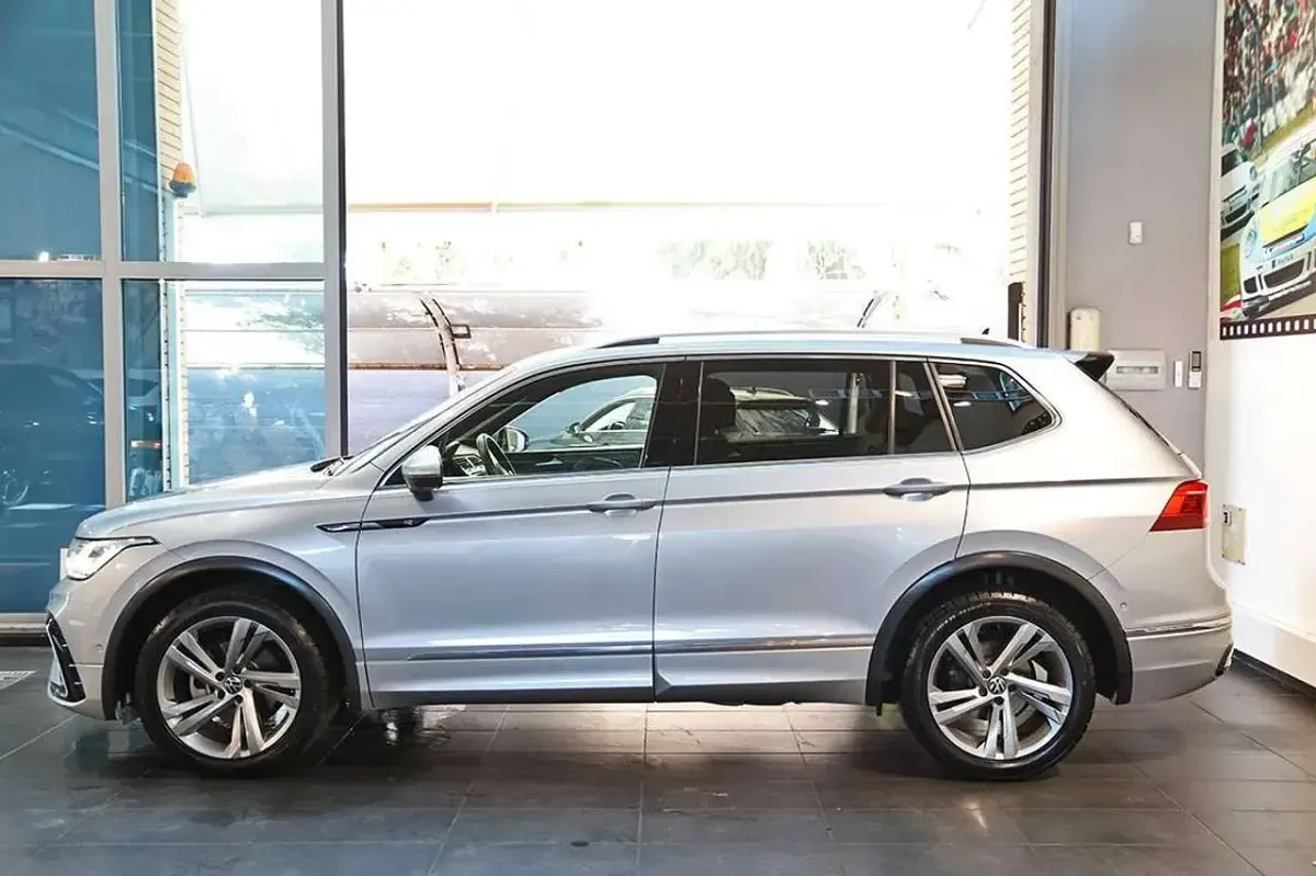 Usata VW Tiguan Allspace R-line 150 CV (110 kW) 2023 Grigio SUV