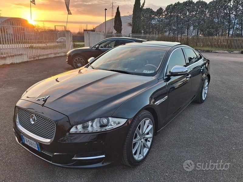 Usata Jaguar XJ 275 CV (202 kW) 2012 Nero Berlina