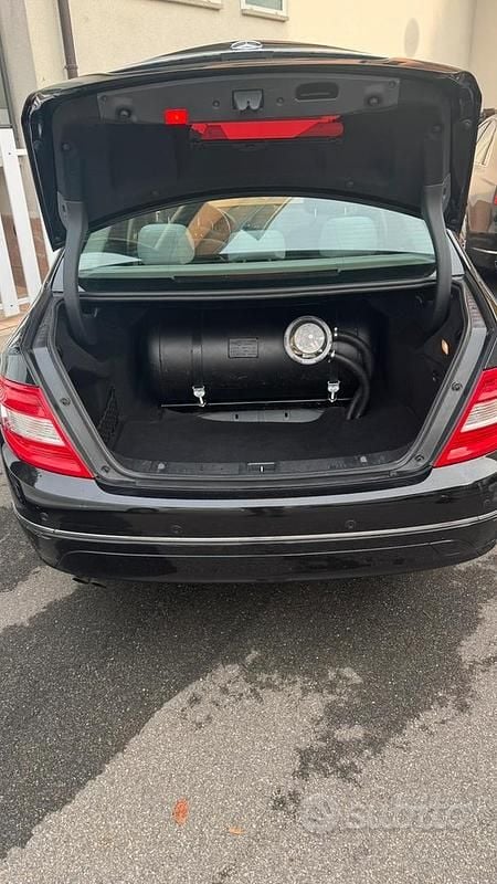 Usata Mercedes C180 Elegance 143 CV (105 kW) 2008 Nero Berlina