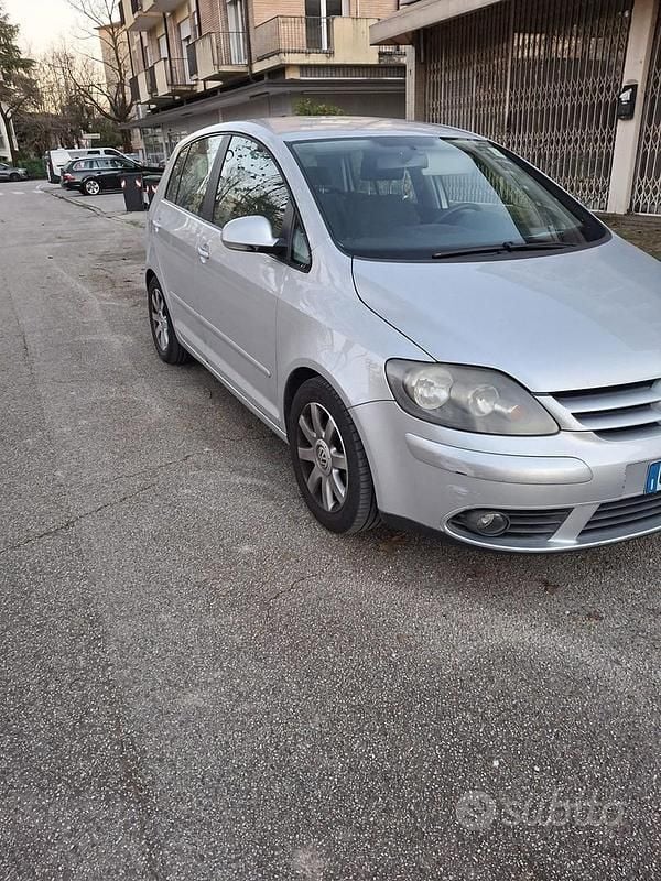 Usata VW Golf IV 2005 Grigio Berlina