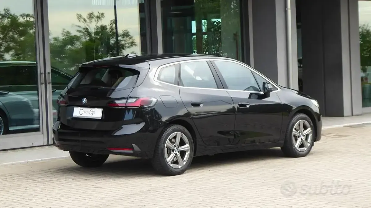 Usata BMW 218 Active Tourer 150 CV (110 kW) 2024 Saphirschwarz Monovolume