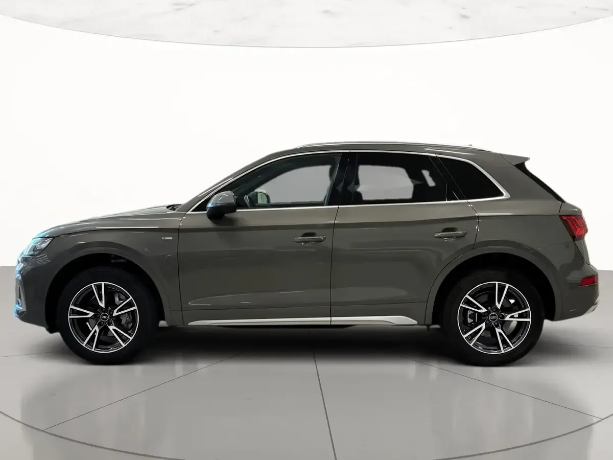 Usata Audi Q5 S-Line 2025 Grigio chronos metallizzato SUV