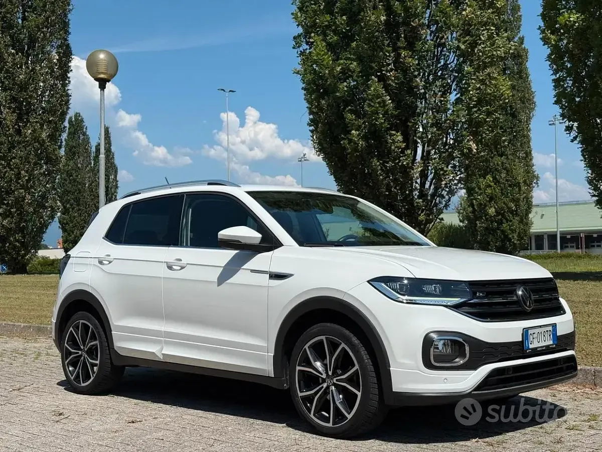 Usata VW T-Cross R-line 110 CV (80 kW) 2021 Bianco SUV