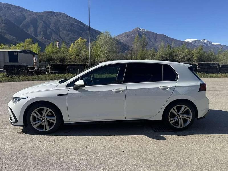 Usata VW Golf VIII R-line 150 CV (110 kW) 2022 Bianco Berlina