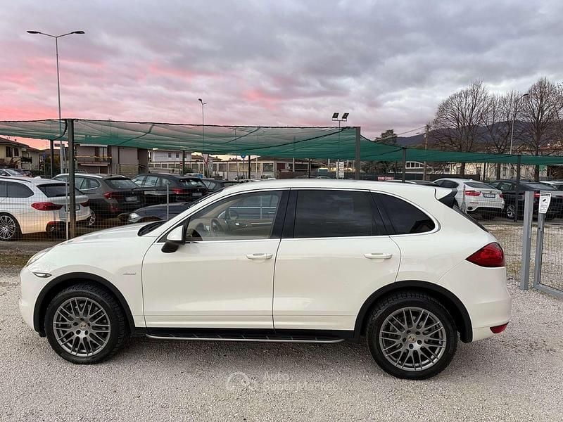 Usata Porsche Cayenne 245 CV (180 kW) 2012 Bianco SUV
