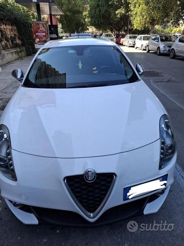 Usata Alfa Romeo Giulietta 120 CV (88 kW) 2018 Bianco Utilitaria