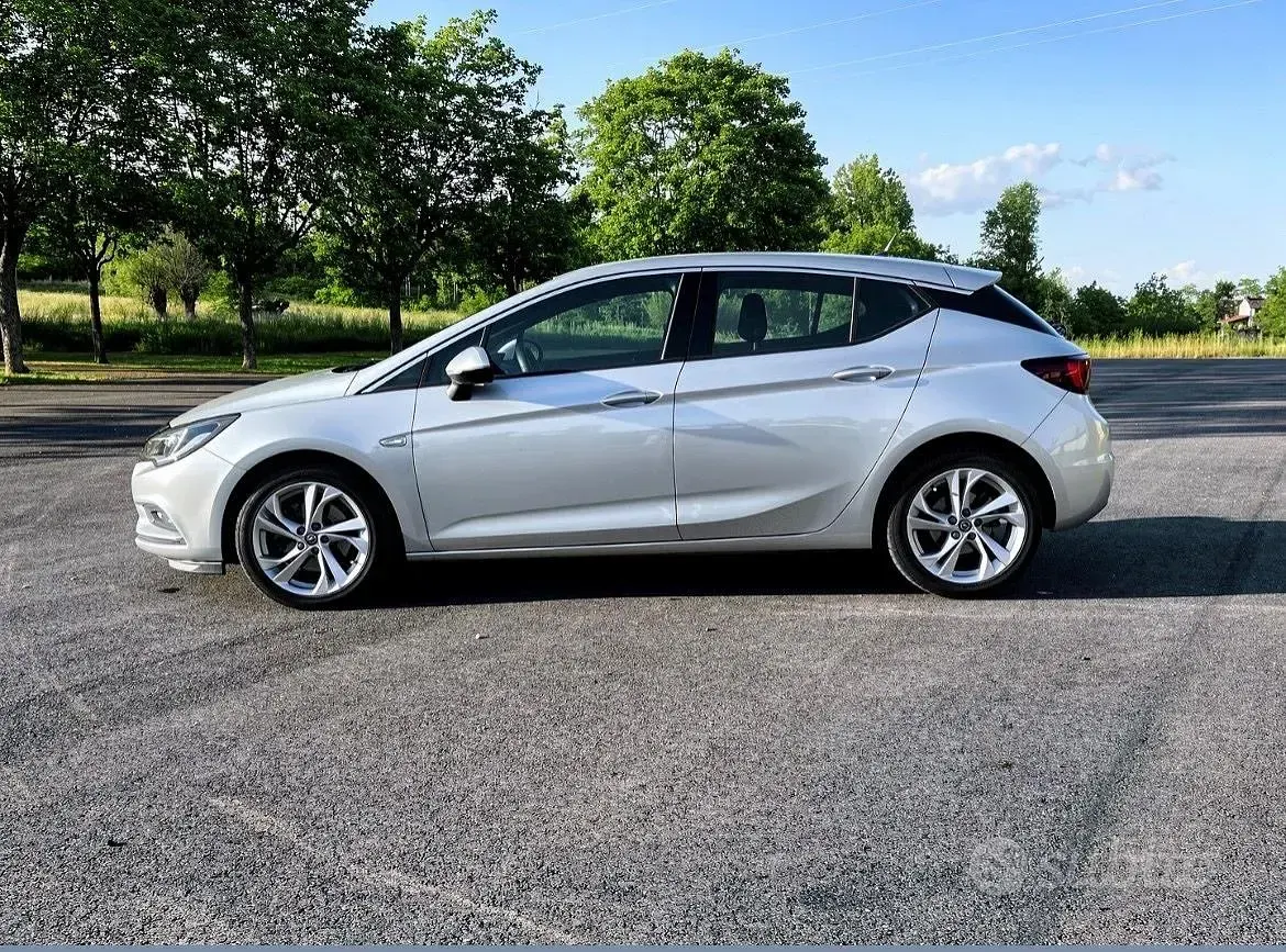 Usata Opel Astra Innovation 150 CV (110 kW) 2019 Grigio Berlina