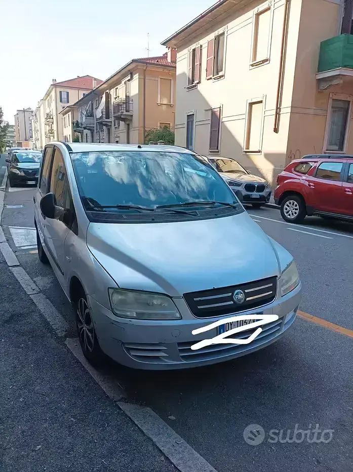 Usata Fiat Multipla 120 CV (88 kW) 2009 Grigio Monovolume