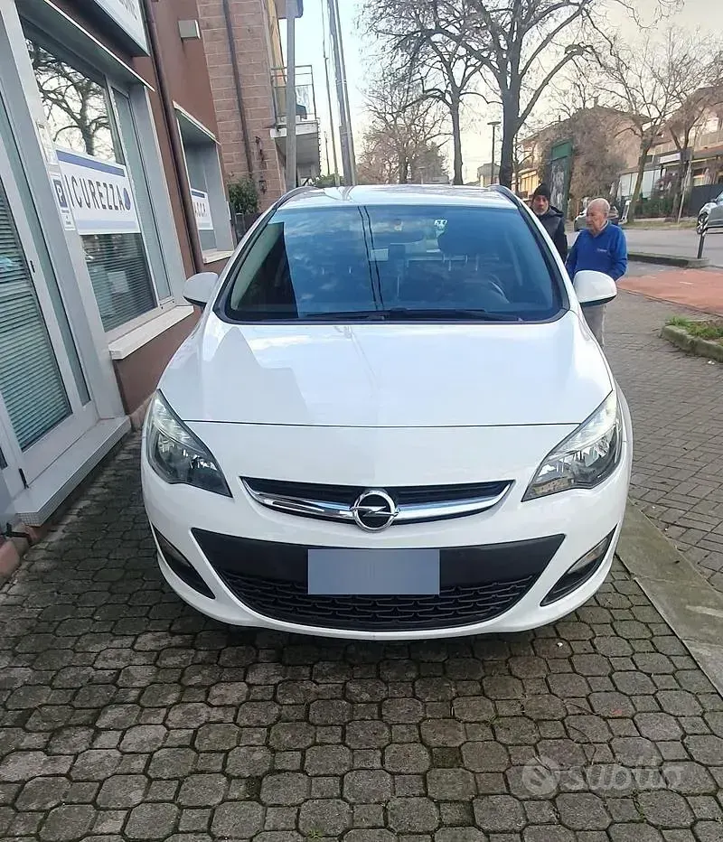 Usata Opel Astra 110 CV (80 kW) 2016 Station wagon