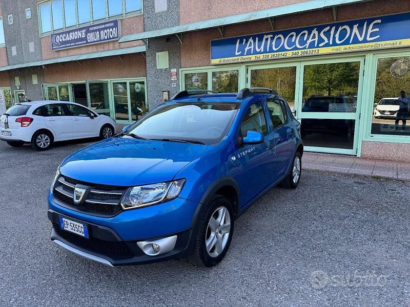 Usata Dacia Sandero Prestige 90 CV (66 kW) 2012 Blu Utilitaria