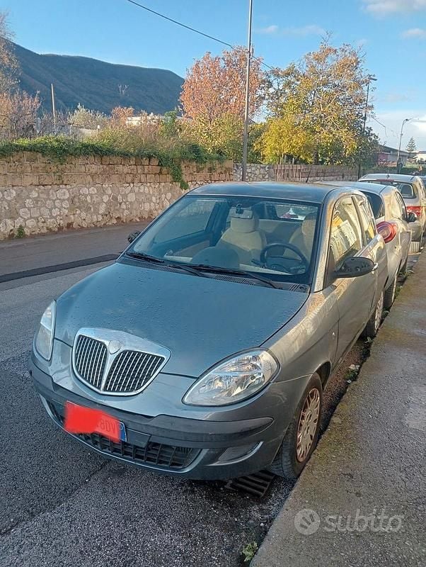 Usata 2005 Lancia Ypsilon Due volumi | 890 € (Super prezzo) - Immagine 1/4