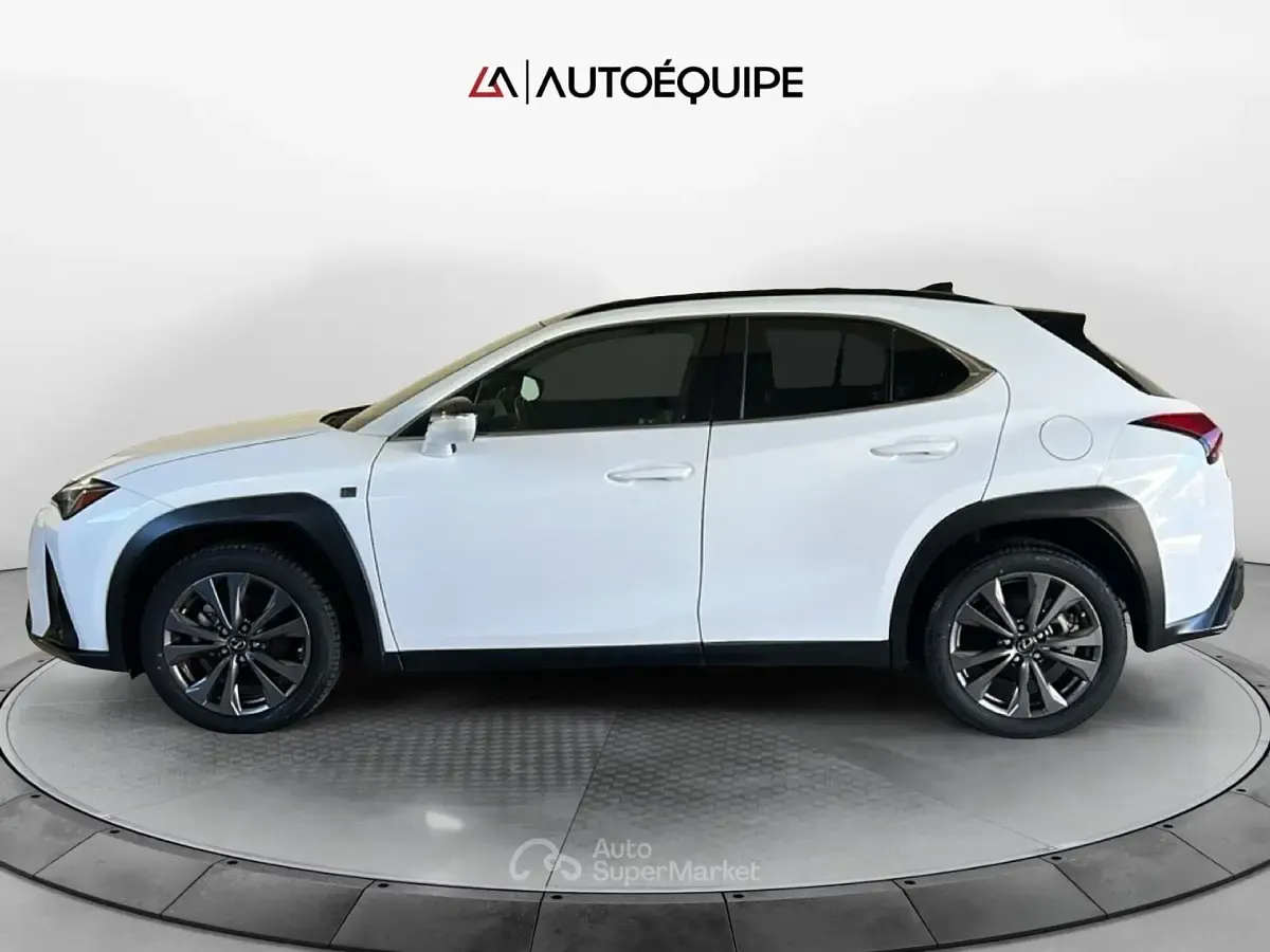Usata Lexus UX 184 CV (135 kW) 2024 Nero SUV