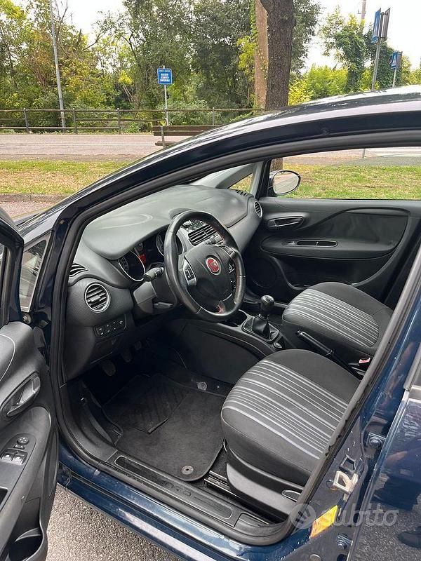 Usata Fiat Grande Punto S 75 CV (55 kW) 2011 Blu Utilitaria