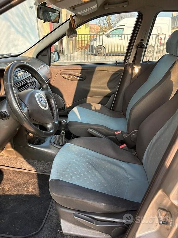 Usata Fiat Punto 2006 Grigio Utilitaria