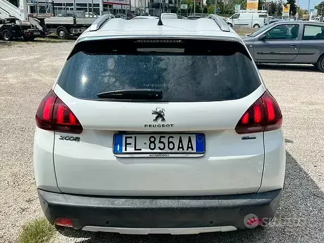 Usata Peugeot 2008 82 CV (60 kW) 2017 Bianco SUV