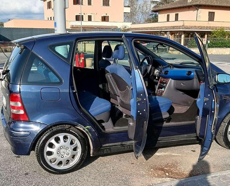 Usata Mercedes A140 Elegance 82 CV (60 kW) 2005 Blu/azzurro Monovolume