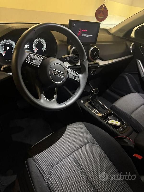 Usata Audi Q2 Ambiente 150 CV (110 kW) 2024 Grigio SUV