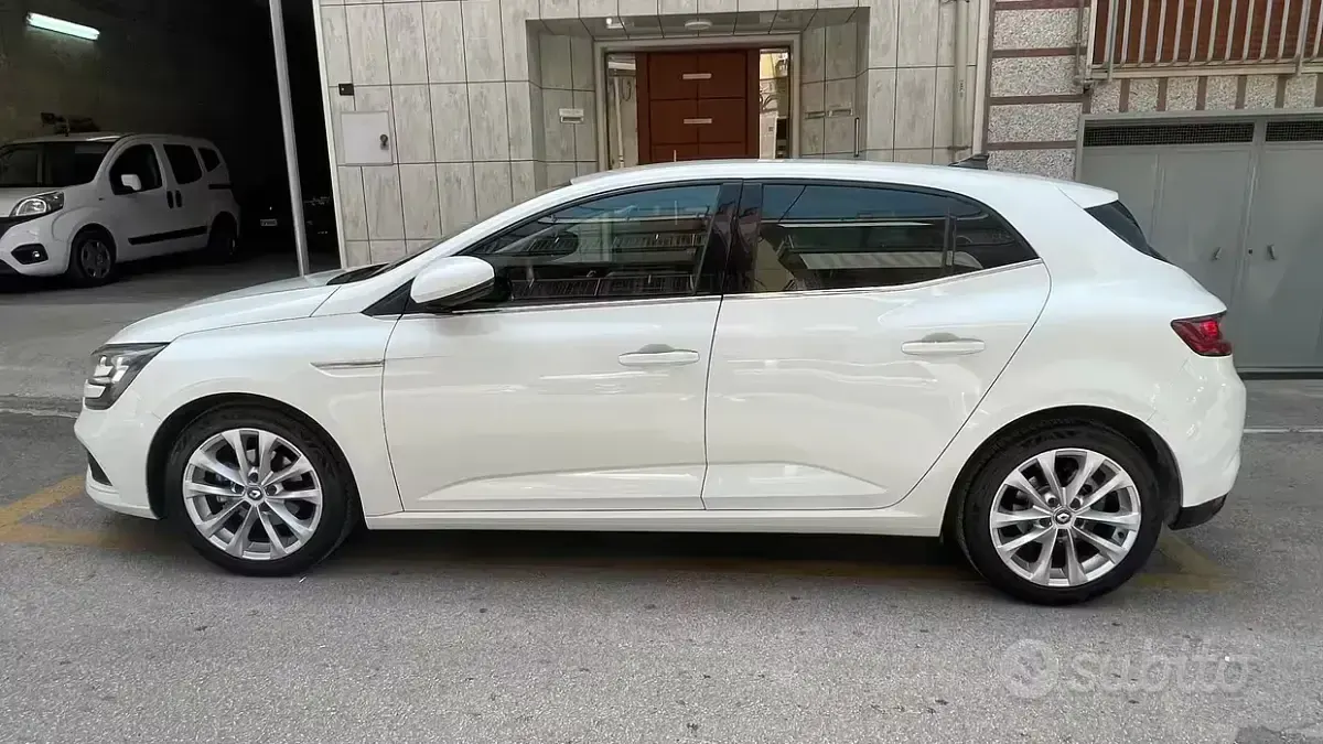 Usata Renault Mégane IV Intens 110 CV (80 kW) 2018 Bianco Berlina