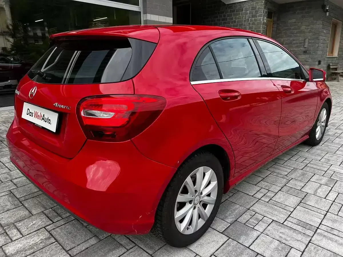 Usata Mercedes A200 136 CV (100 kW) 2017 Rosso Berlina