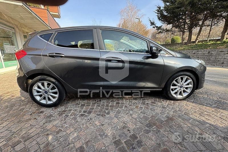 Usata Ford Fiesta Titanium 86 CV (63 kW) 2018 Grigio Utilitaria
