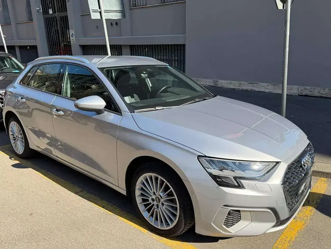 Usata Audi A3 Ambiente 110 CV (80 kW) 2022 Argento Berlina
