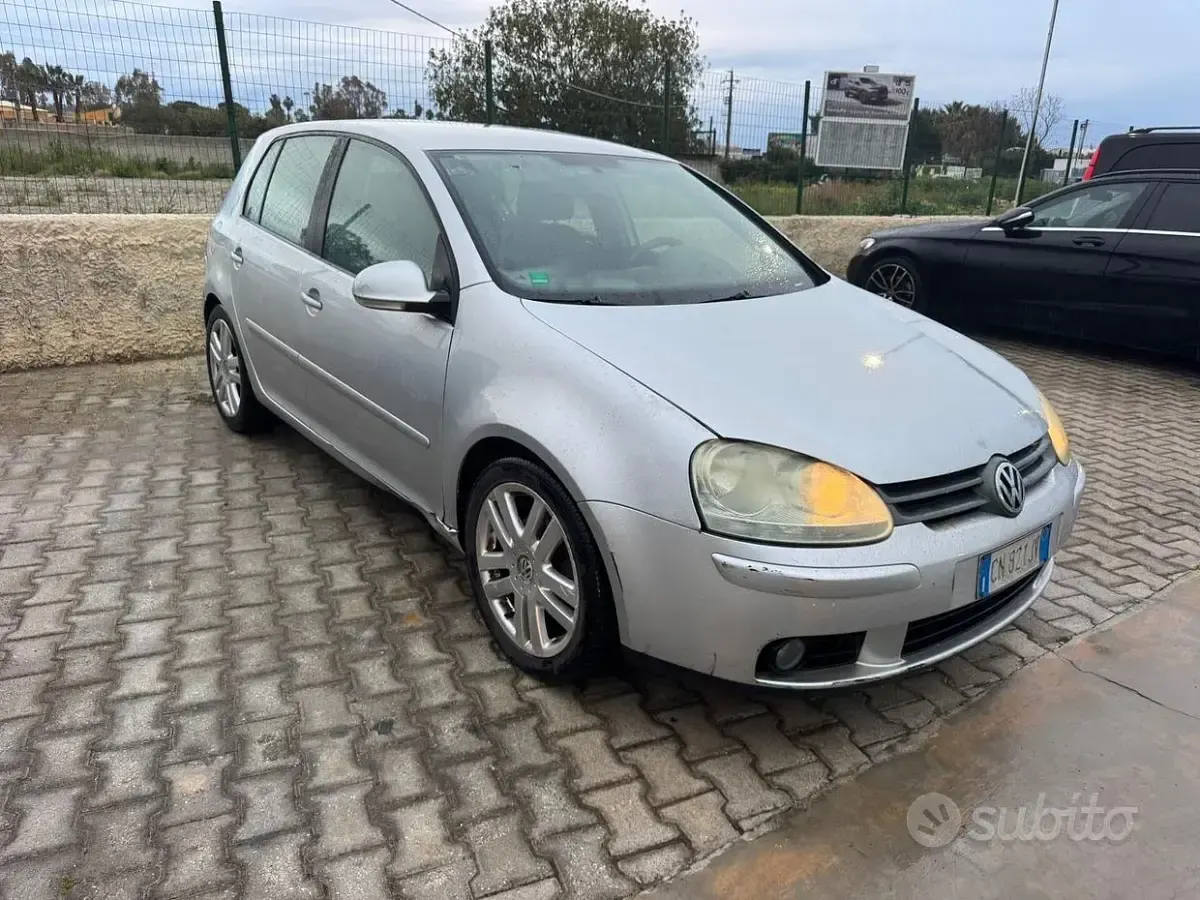 Usata VW Golf IV Comfortline 140 CV (102 kW) 2005 Grigio Berlina