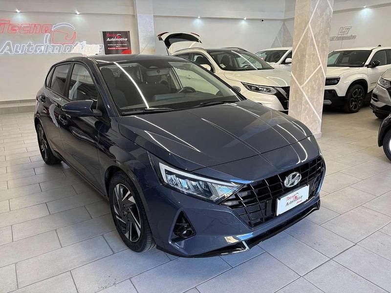 Grigio metallizzato Usata 2022 Hyundai i20 Due volumi | 11.800 € (Buon prezzo) - Immagine 1/4