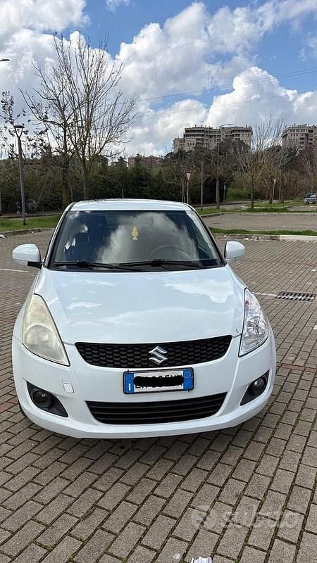 Usata Suzuki Swift 94 CV (69 kW) 2012 Bianco Utilitaria