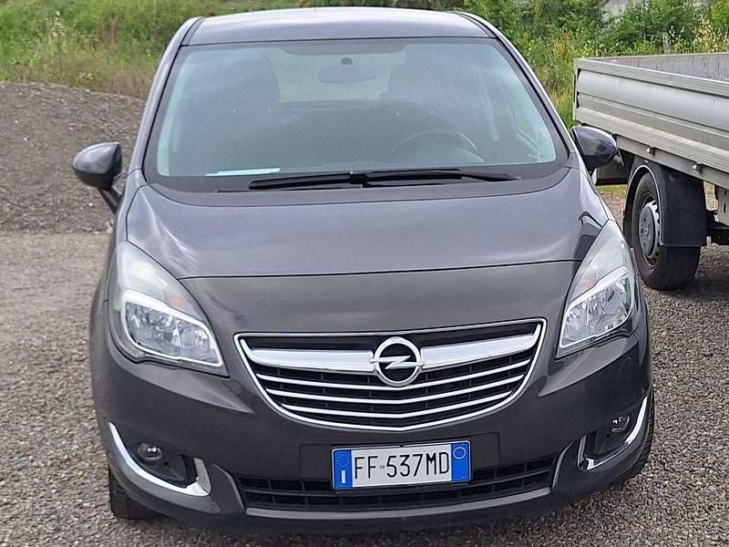 Grigio Usata 2016 Opel Meriva Cosmo Monovolume | 7000 € (Buon prezzo) - Immagine 1/3