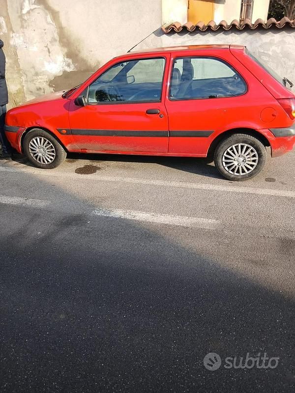 Usata Ford Fiesta 2000 Rosso Berlina