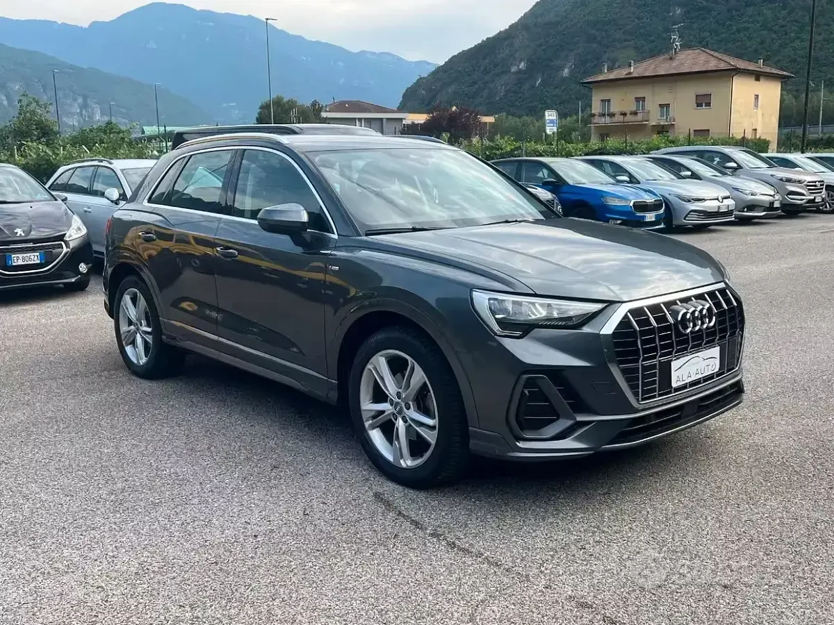 Usata Audi Q3 Ambiente 150 CV (110 kW) 2020 Grigio SUV
