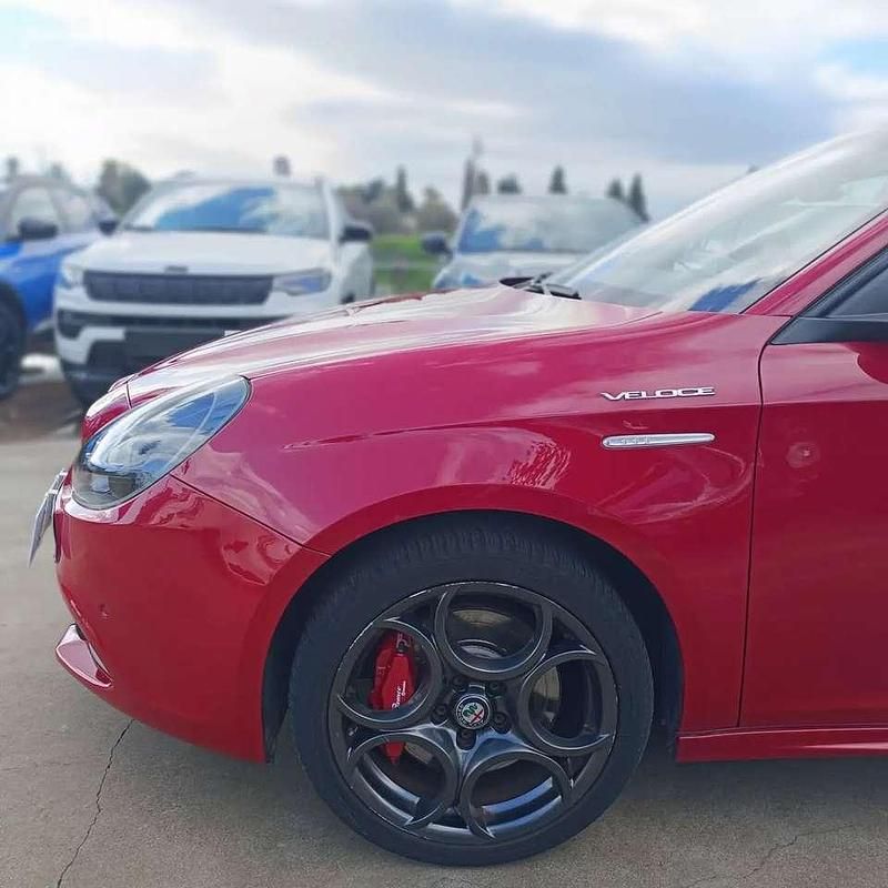 Usata Alfa Romeo Giulietta 120 CV (88 kW) 2018 Rosso Utilitaria