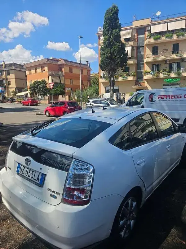 Usata Toyota Prius 72 CV (52 kW) 2010 Utilitaria