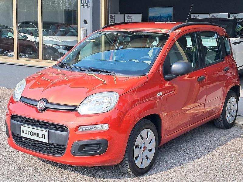 Usata Fiat Panda Easy 69 CV (50 kW) 2013 Rosso Utilitaria