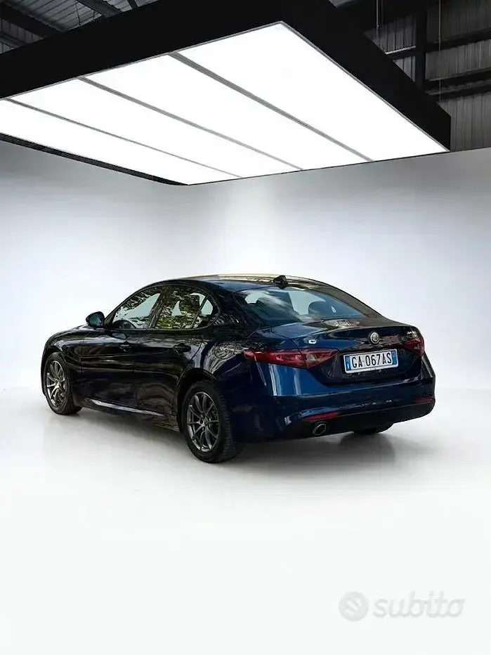 Używany Alfa Romeo Giulia 160 KM (117 kW) 2020 Niebieski Sedan/Limuzyna