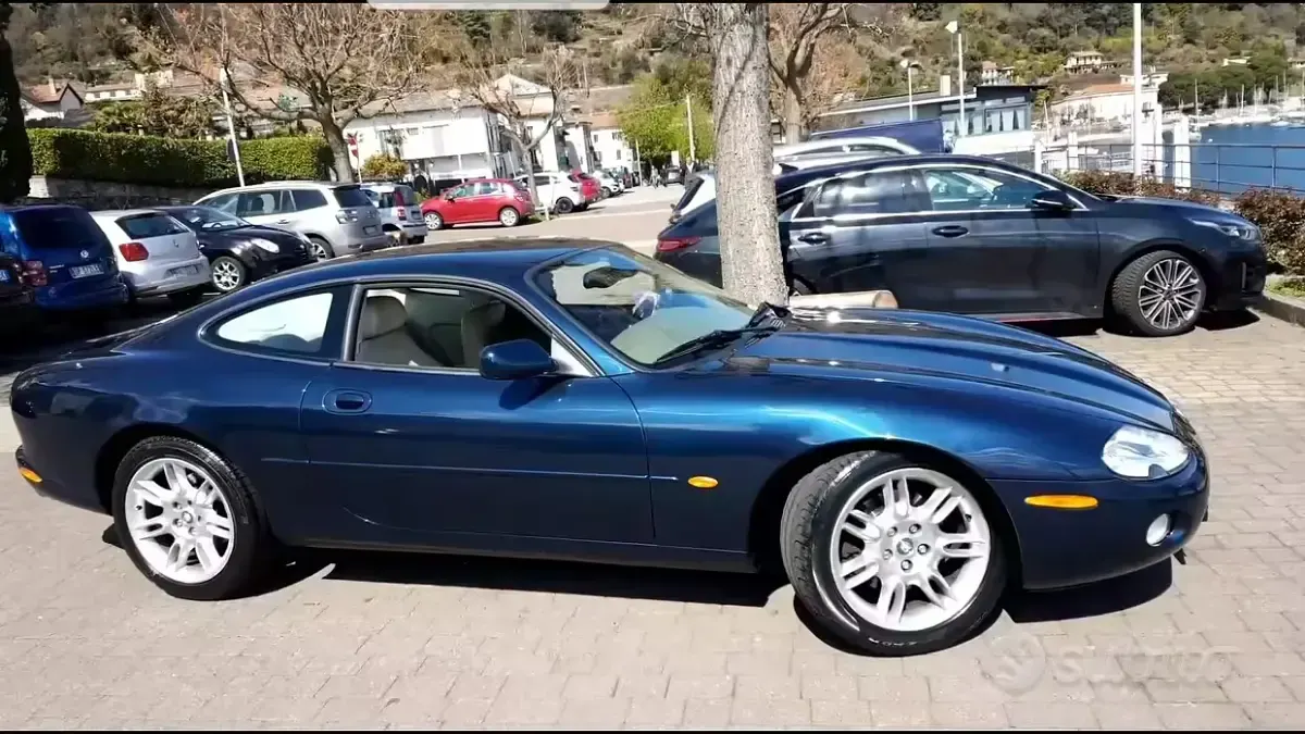 Usata Jaguar XK8 284 CV (208 kW) 2002 Blu Coupé
