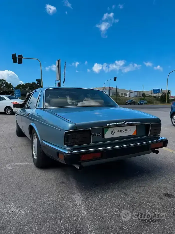 Usata Jaguar XJR 234 CV (172 kW) 1991 Bluazzurro Berlina