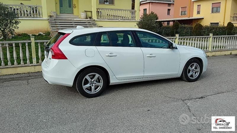 Usata Volvo V60 114 CV (83 kW) 2015 Bianco Station wagon