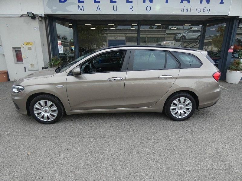 Usata Fiat Tipo Business 120 CV (88 kW) 2017 Beige(met.) Station wagon