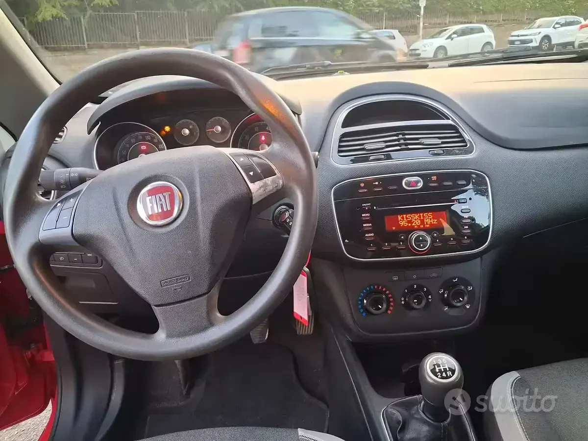 Usata Fiat Punto Pop 75 CV (55 kW) 2012 Rosso Utilitaria