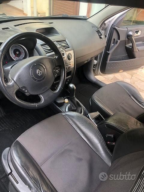 Usata Renault Mégane II 101 CV (74 kW) 2005 Grigio Berlina