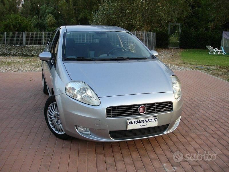 Usata Fiat Grande Punto Dynamic 75 CV (55 kW) 2006 Grigio Utilitaria