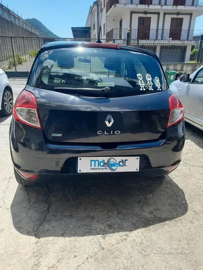 Usata Renault Clio II 85 CV (62 kW) 2010 Nero Berlina